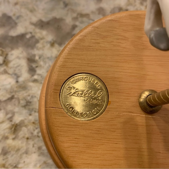 EUC/GUC Ceramic Carousel Unicorn, Musical, Wood Wind-Up Turntable, Vintage - Picture 7 of 10